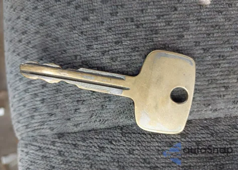 2001 Toyota Camry Le from USA, damaged, VIN 4T1BG22K31U790575